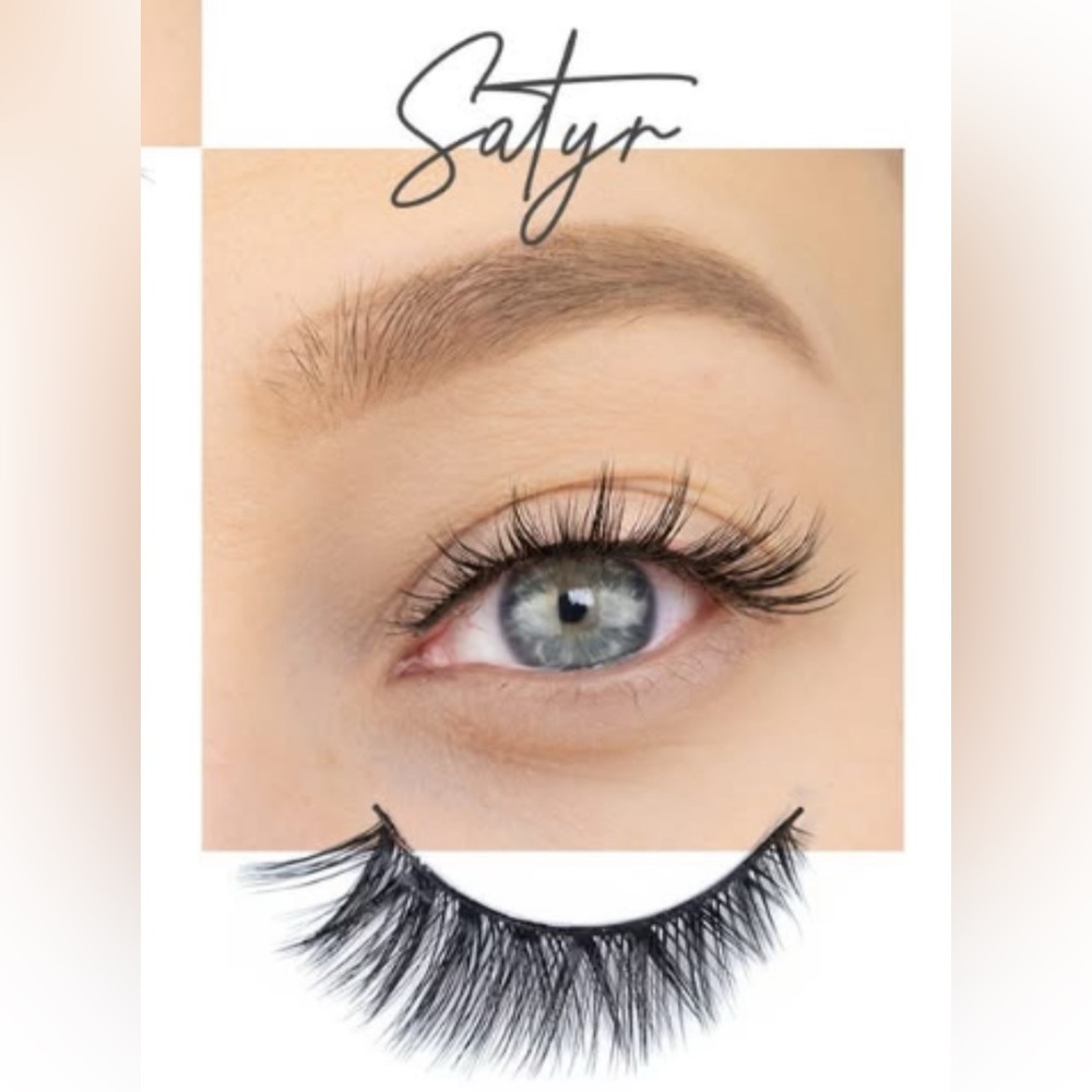 ✨NEW✨ SATYR Black False Eyelashes
